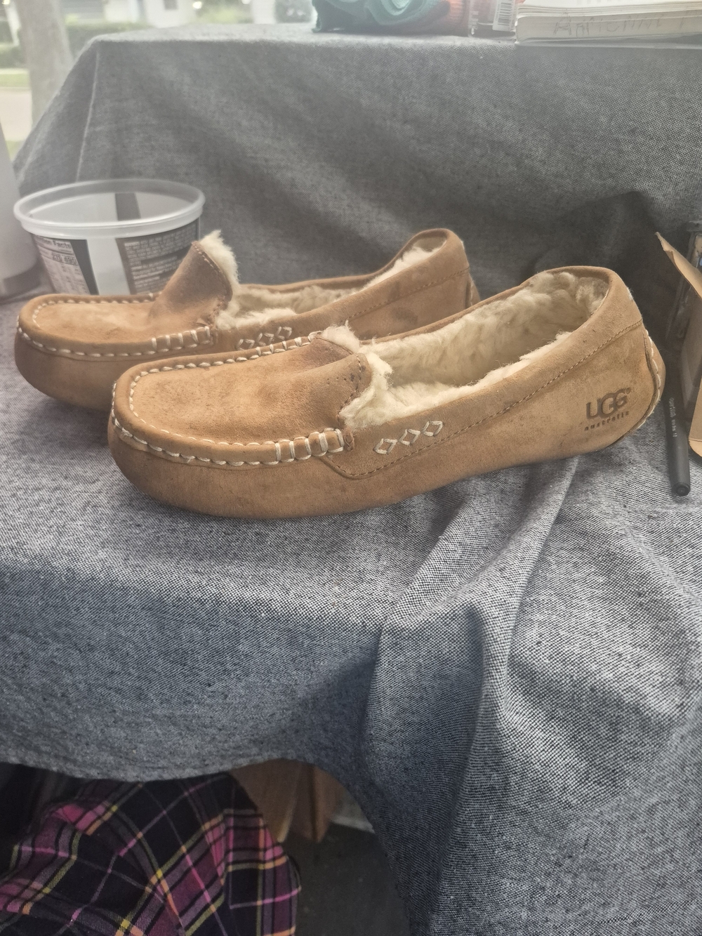 UGG Ansley Women's Suede Moccasin Slippers – Chestnut – Size 8